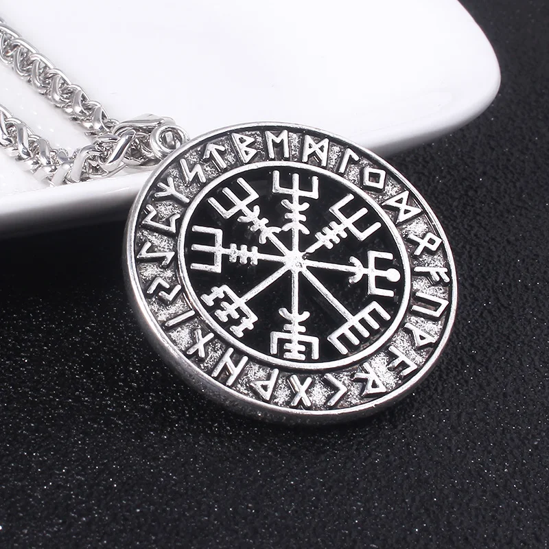 

2020 Norse Vikings Necklaces Vegvisir Compass Nordic Runes Odin Chain Necklace for Women Men Amulet Pendant Jewelry Gift