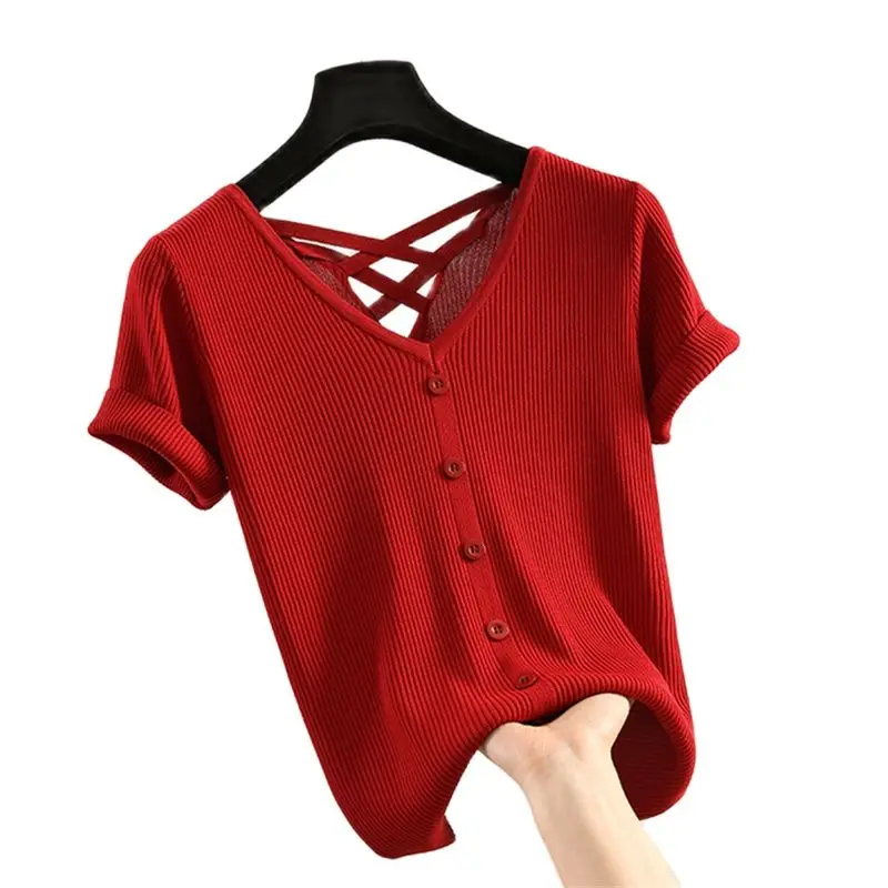 

Женская трикотажная футболка на пуговицах, модная облегающая винтажная Корейская Однотонная футболка с V-образным вырезом и открытой спино...