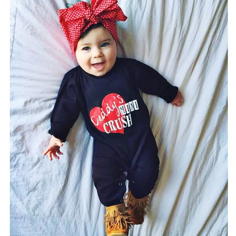 0-2 лет внешней торговли забота комбинезон черный буквы ползать костюм |