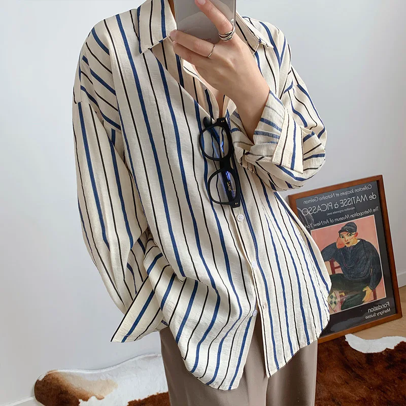 

Shirts & Blouses