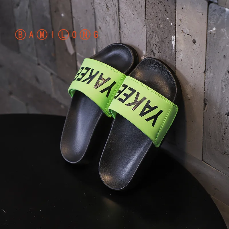 Модные летние детские домашние туфли 2020 пляжная обувь для мальчиков тапочки