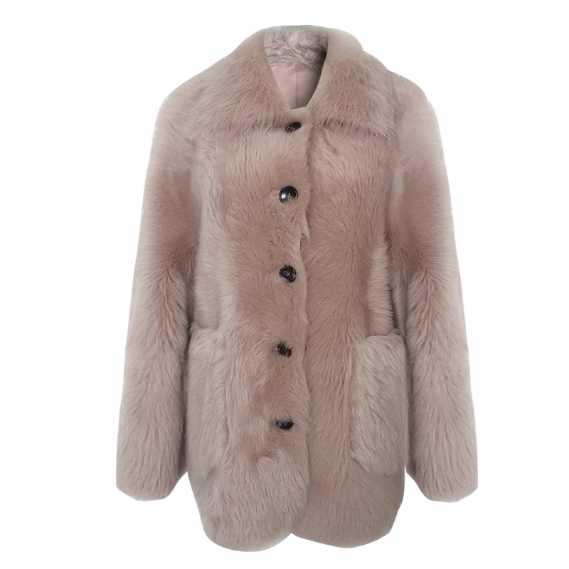 Женская куртка из короткой овечьей шерсти теплая зимняя розового натурального