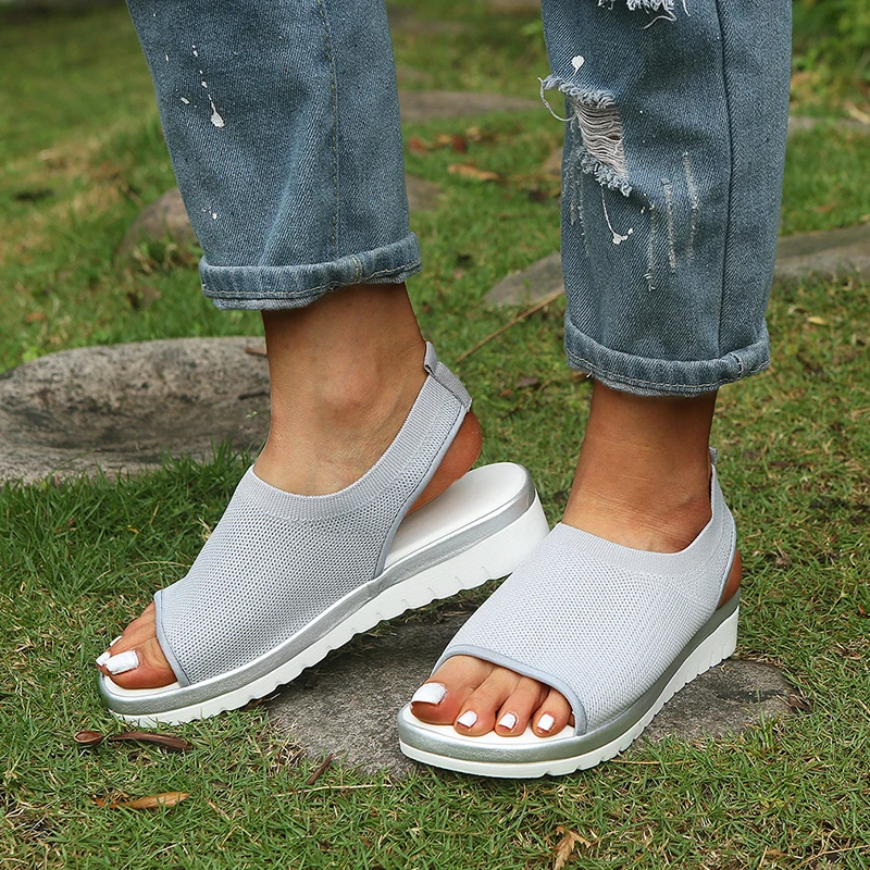 Женские босоножки на танкетке удобные сандалии плоской подошве без застежки