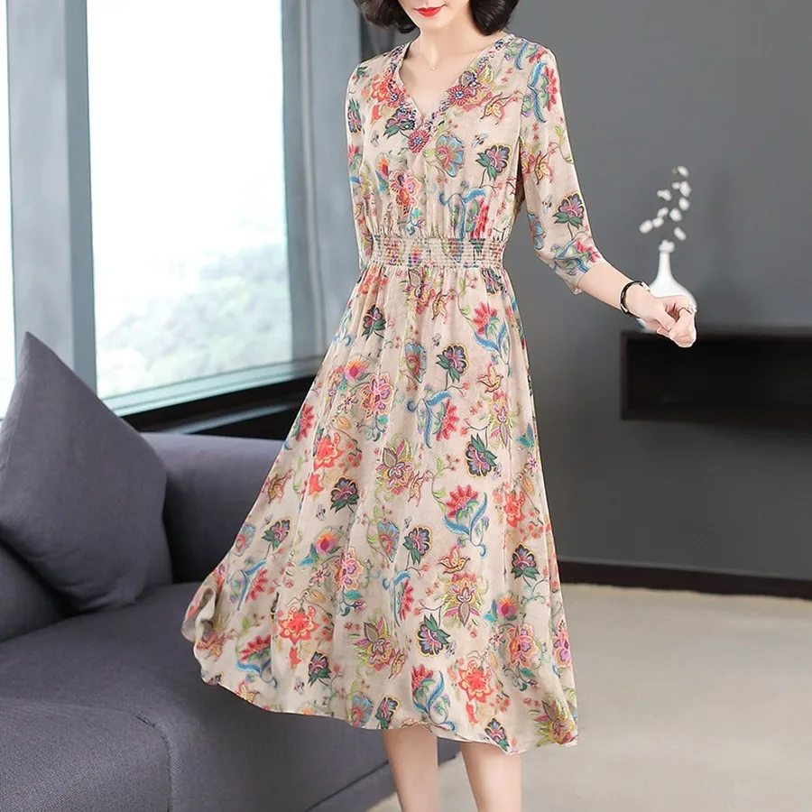 Женское винтажное платье средней длины модельное элегантное облегающее из шелка