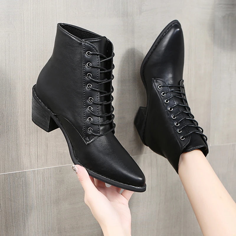 

2021 Boots Women's High Quality Leather Button Ankle Round Toe Side Zipper Boots Square Heel Short Booties mujer zapatos 35-41