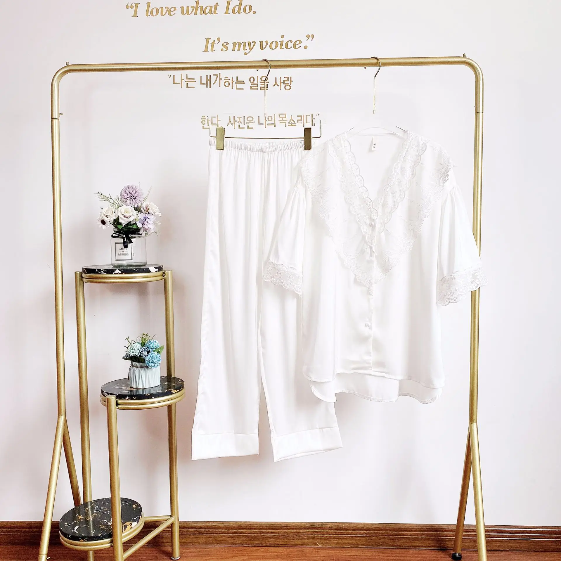 

Lady White 2PCS Faux Silk Pajamas Suit Sweet Lace Trim Princess Homewear Lounge Pyjama Nightwear V-Neck Shirt Pant Sleepwear