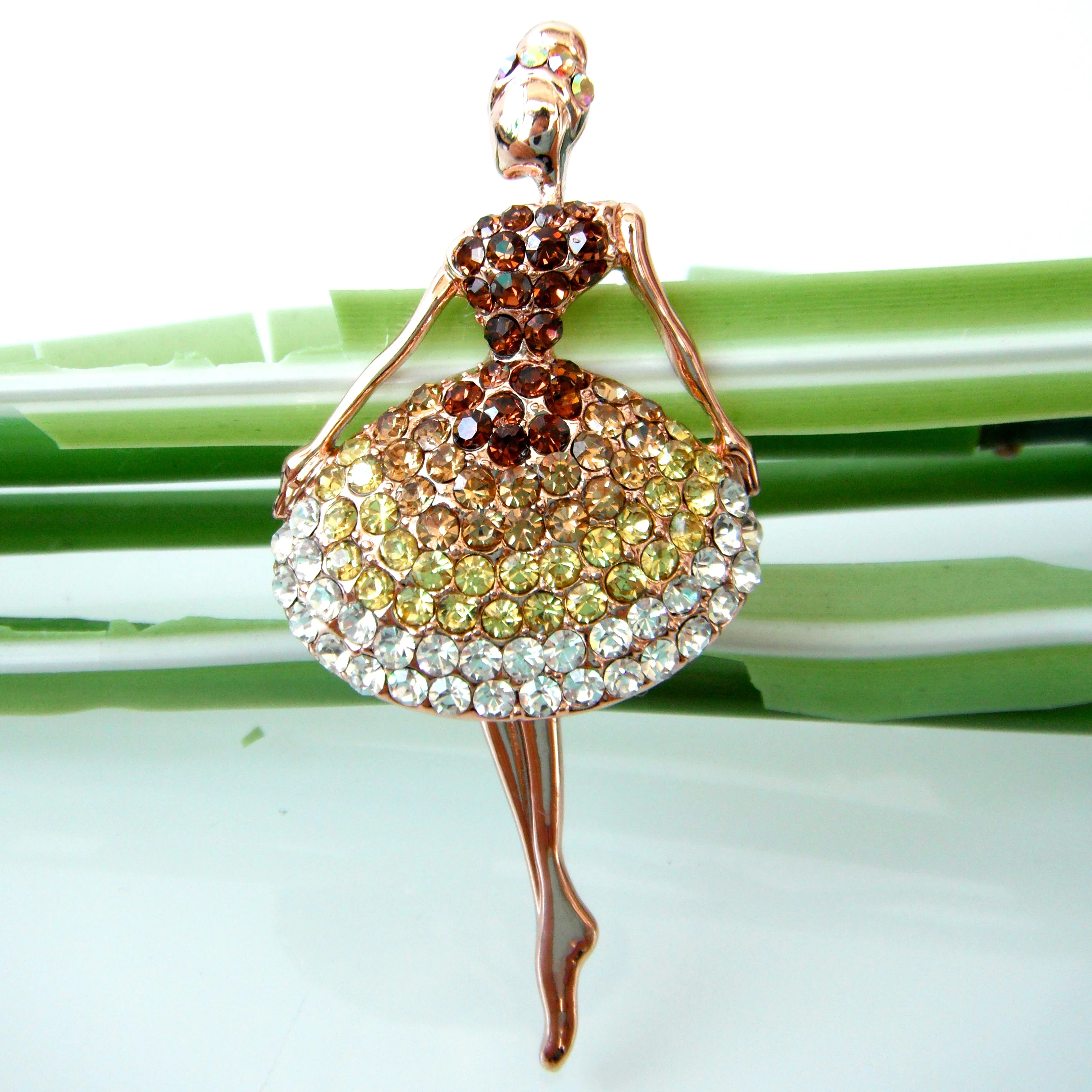 Navachi танцевальный балет девушка Кристалл Стразы желтый GP Брошь Pin SMT7809 | Украшения