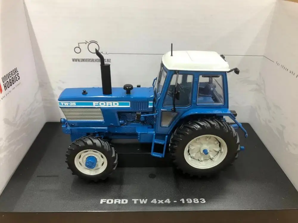 

Универсальные хобби 1/32 FORD TW 35 4X4 1983 трактор отлитый под давлением модель NIB UH4027