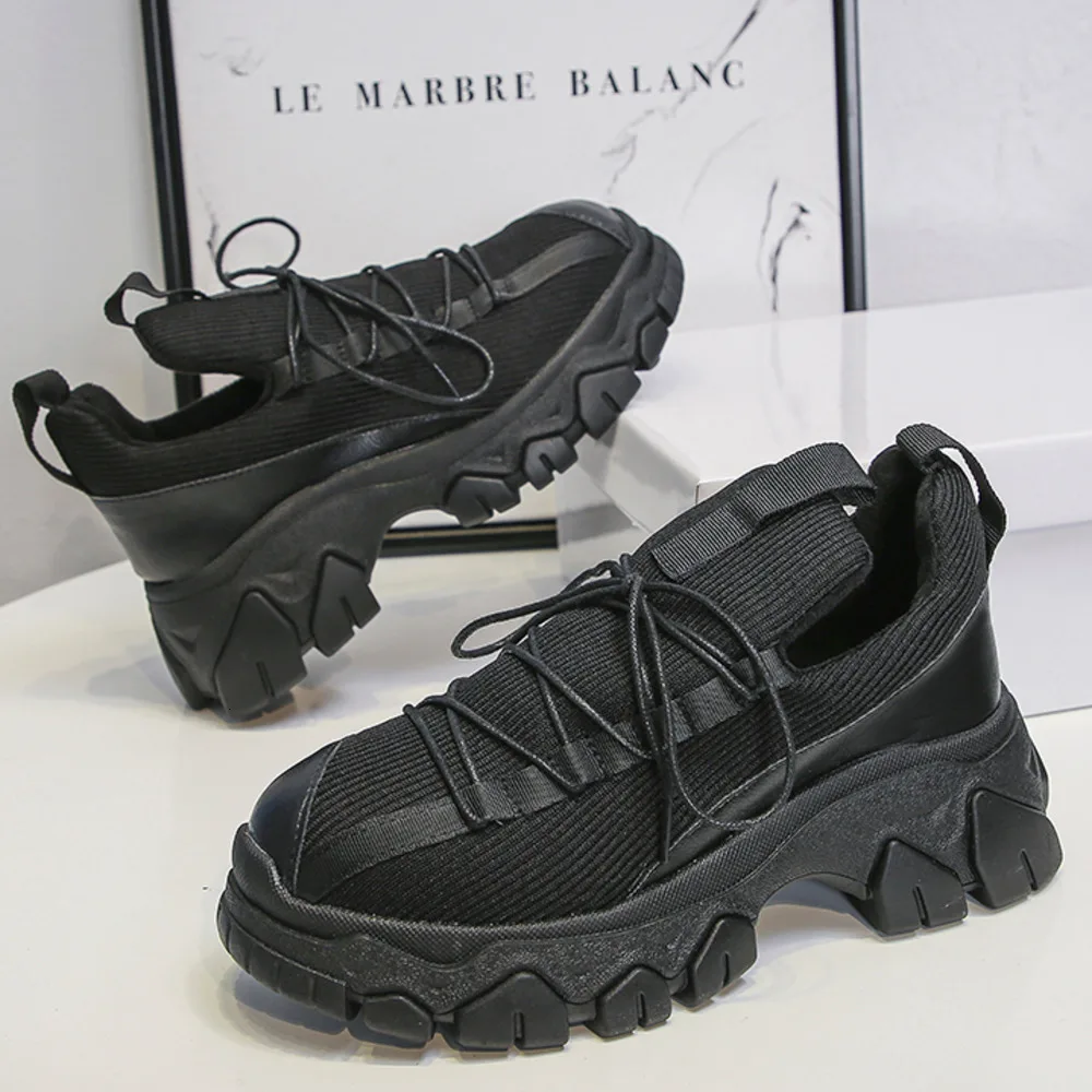 Женские кроссовки на платформе черные бежевые повседневные танкетке новинка