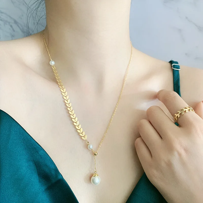 

New fashion freshwater wheat ear pearl necklace banquet simple personality temperament not titanium steel clavicle chain jewelry