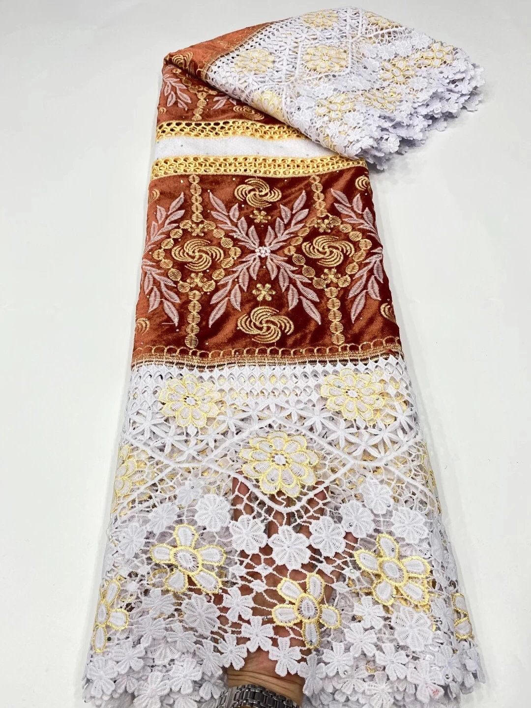 

Latest Guipure Velvet Lace Embroiderey French African Cord Lace Fabric High Quality Nigerian Lace Fabric For Wedding LDP20108