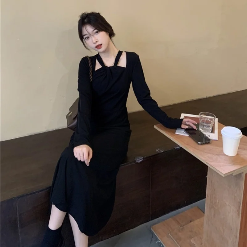 

Autumn and winter thin skirt 2021 design sense long sleeved French dress women Rac