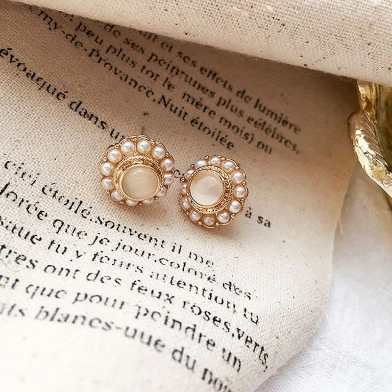 

Simple Retro Women Girls Wedding Prom Birthday Gifts Cat Eye Pearl Earrings Temperament Jewelry Popular Earrings Wholesale