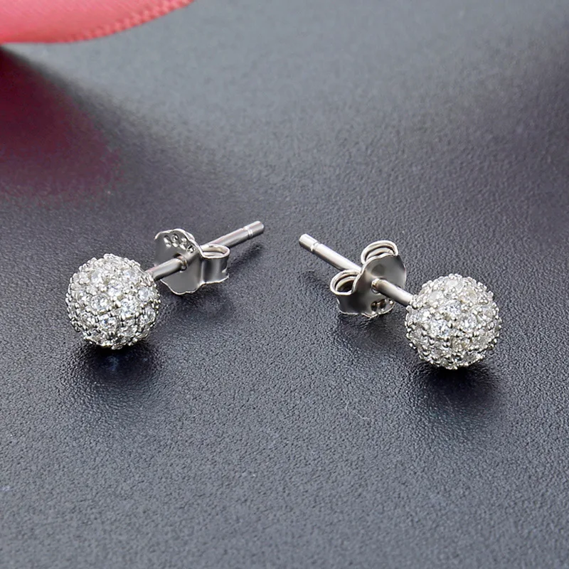 

Japanese and Korean version of ear ornaments hipsters s925 pure silver-encrusted diamond earrings women's fashion Mori zircon
