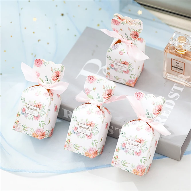 

50 PCS Paper Candy Boxes Gift Bag Wedding Gift Box Baby Shower Favors Birthday Party Christmas Supplies Wedding Decoration