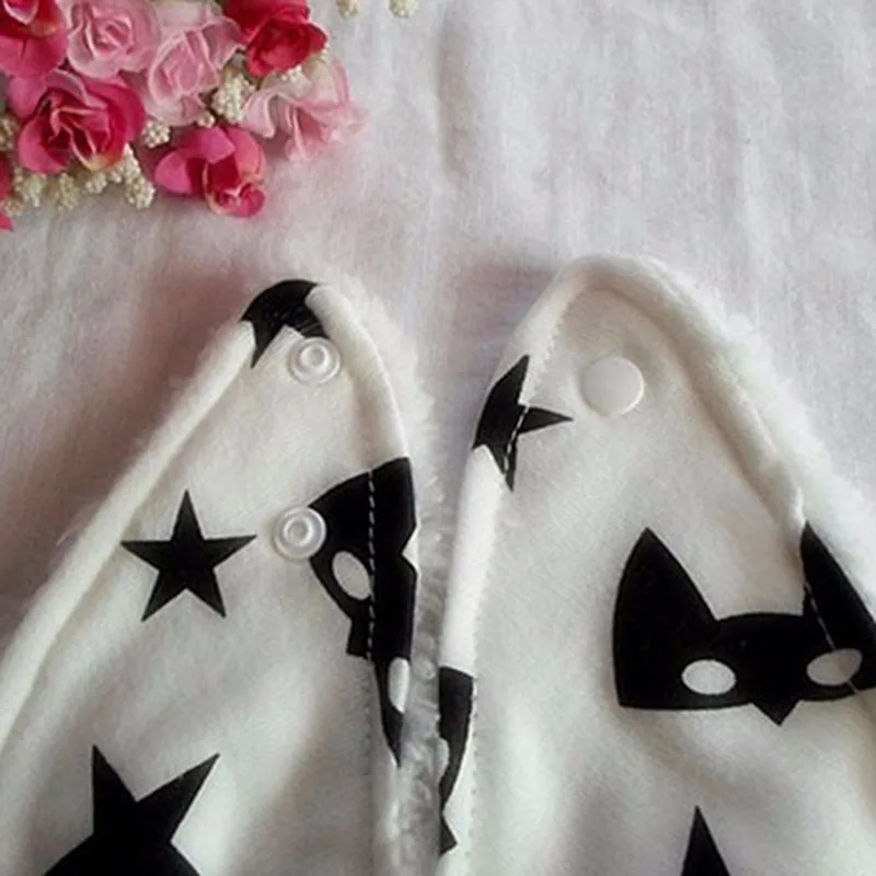 

Newborn Girls Boys Winter Warm Cartoon Pattern Baby Bibs Burp Cloths Towel Saliva Lunch Cotton Bandana Scarf Feeding Convenient