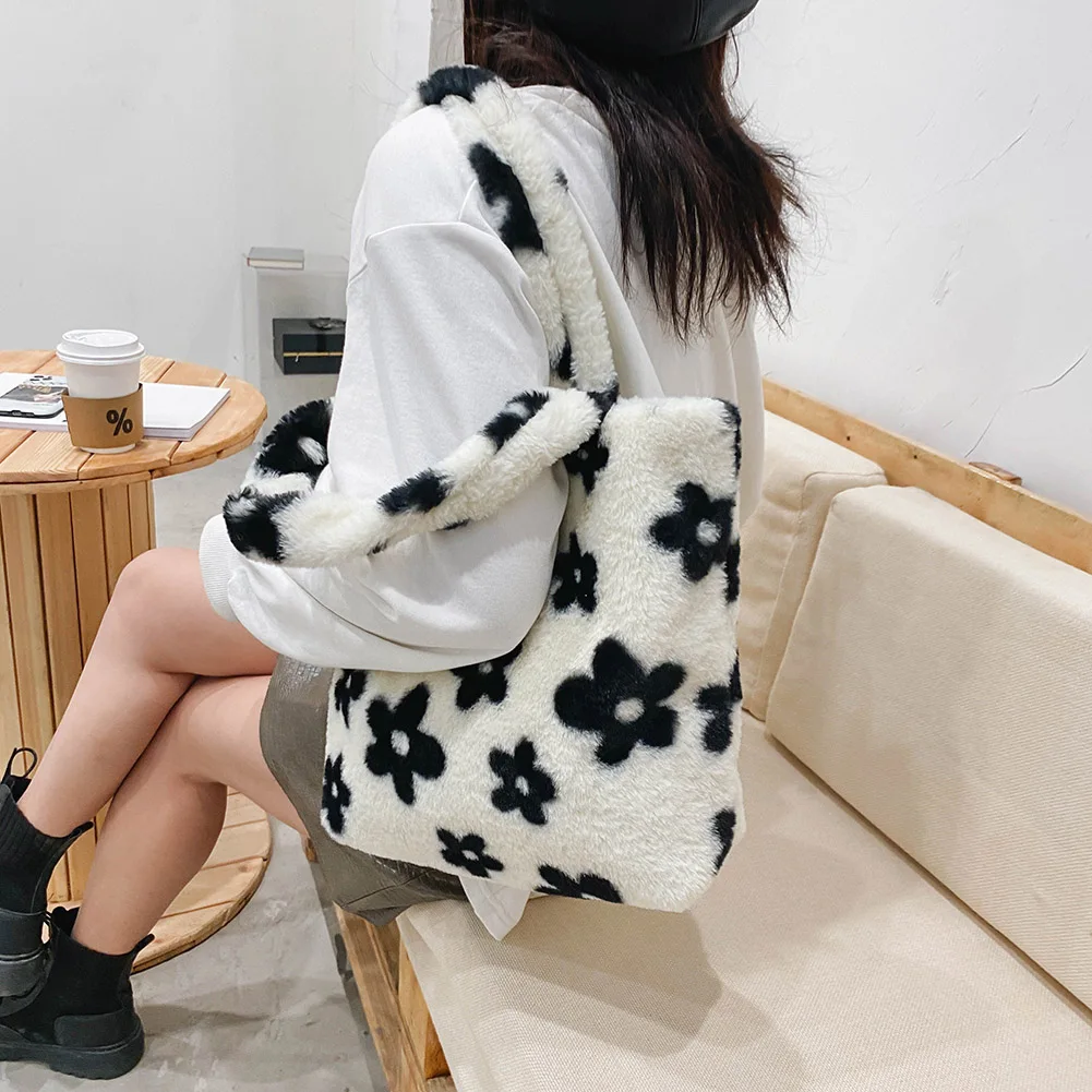

2021 INS Fashion Women Flower Pattern Shoulder Bags Female Winter Plush Underarm Bags Faux Fur Handbag Furry Fluffy Tote Bags