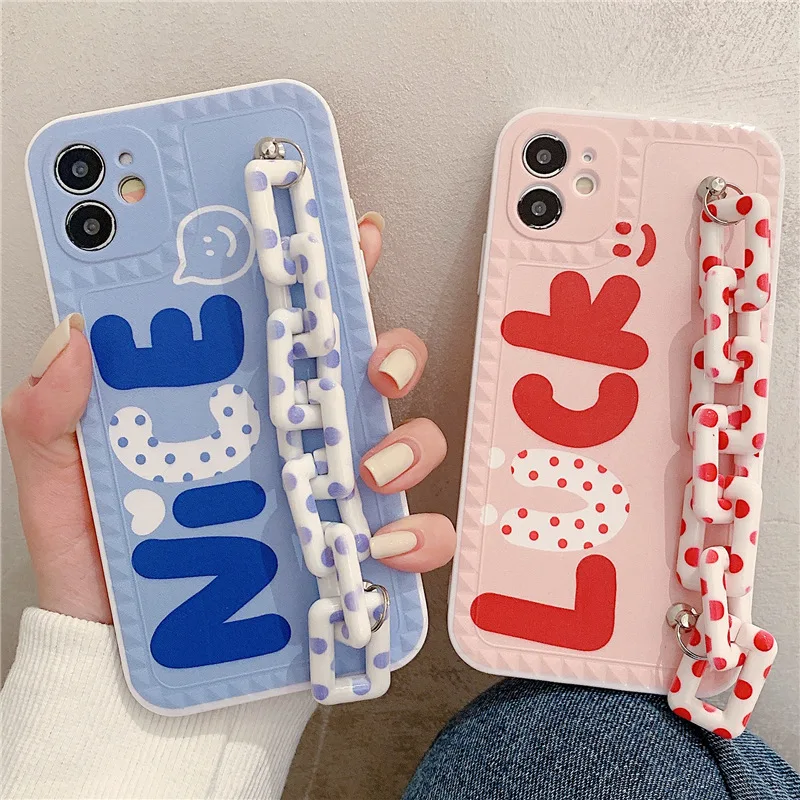 

Wristband Phone Case for iPhone12Pro 11Pro 7 8Plus XS XR XS MAX SE 11Promax 11 12 12mini Letter Chain Phone Case With Strap