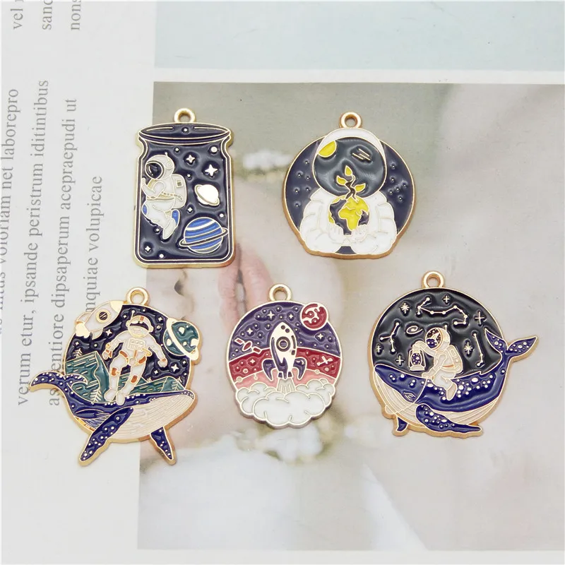 Джули Wang 4/5 шт. Эмаль мультфильм аэрокосмической амулеты из сплава ракета