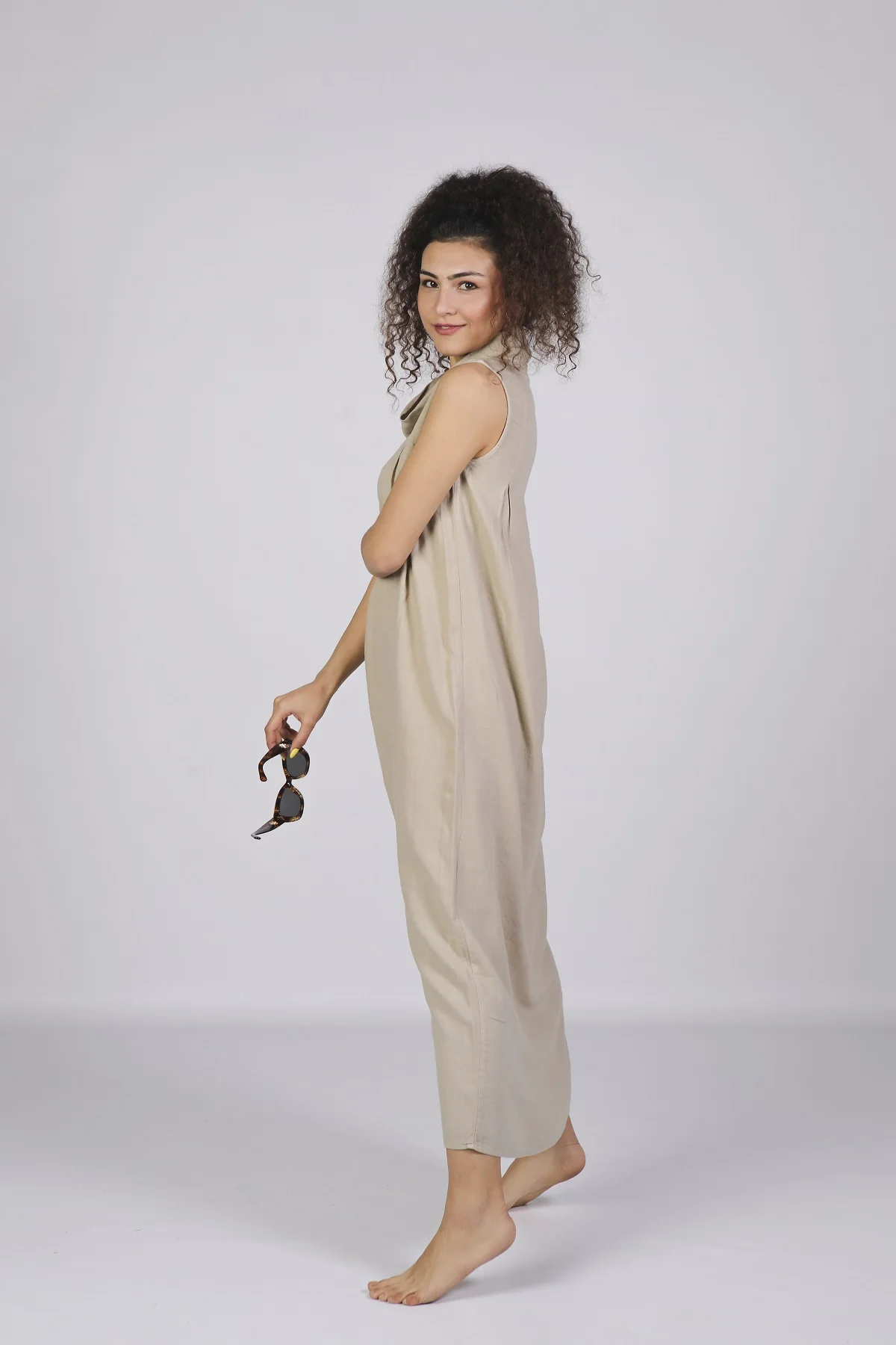 

LNEN FUNNEL COLLOR DRESS