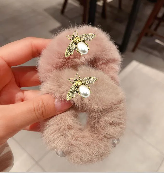 

2021 new Bee Fox fur scrunchie Plush Honeybee Ponytail Soft Furry intestine hair ring Elastic Band Hair Ties