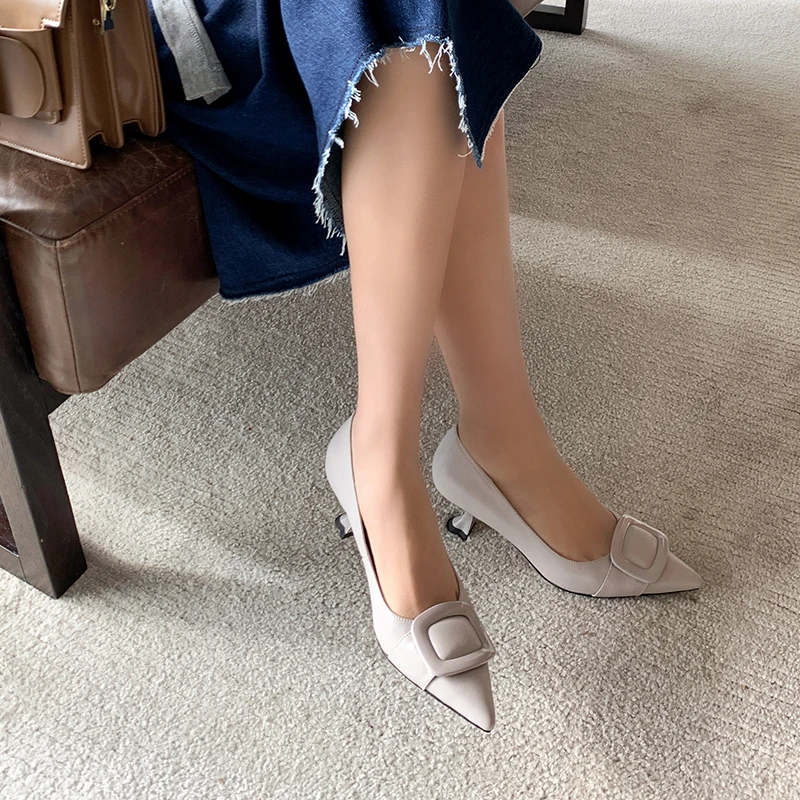 

Spring/Summer 2021 new single shoes generous buckle single shoes stiletto single shoes full leather inside and outside