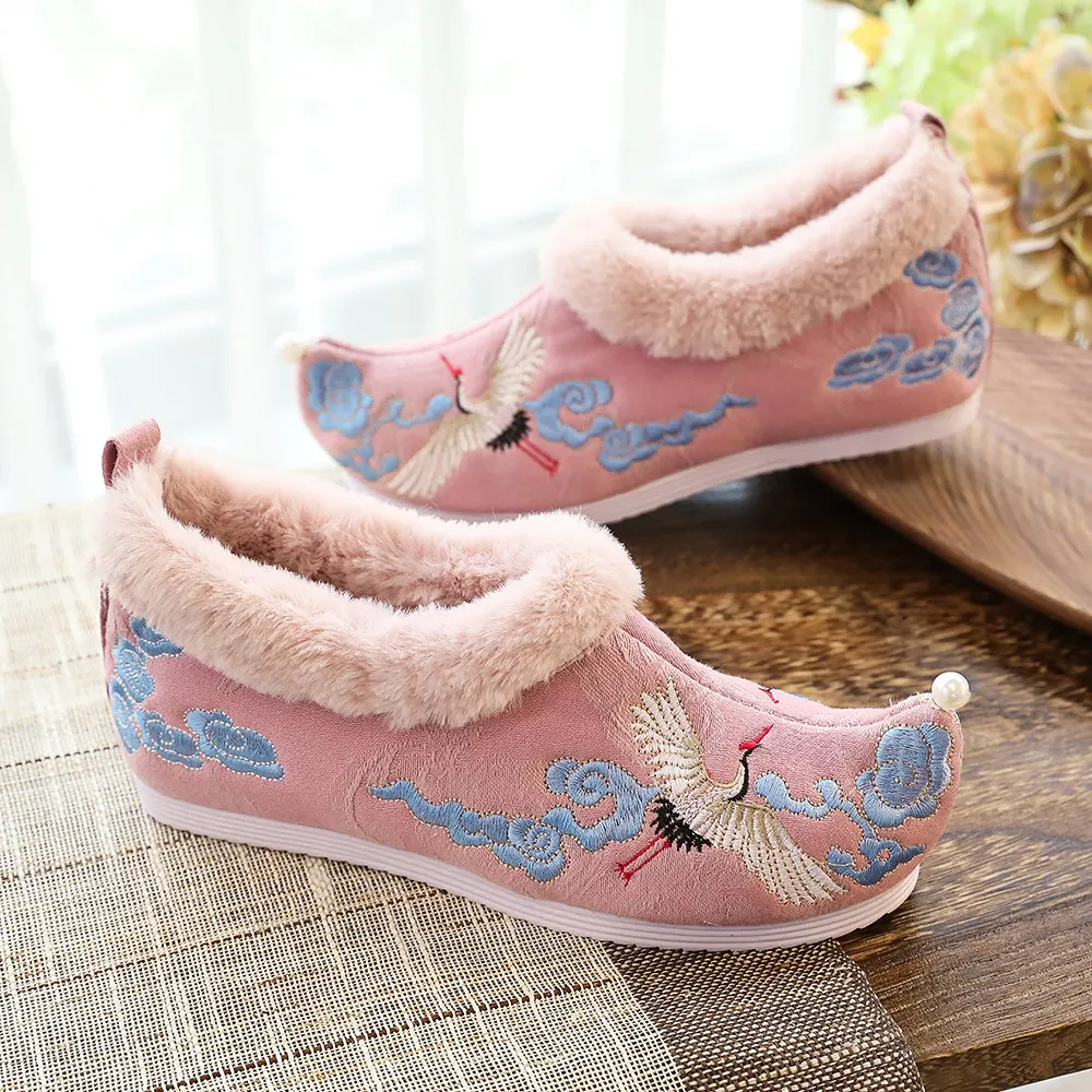 

Longevity Crane Embroidered Ladies Faux Fur Collar Low Top Warm Flat Shoes Vintage Chinese Style Winter Autumn Women Hanfu Boots