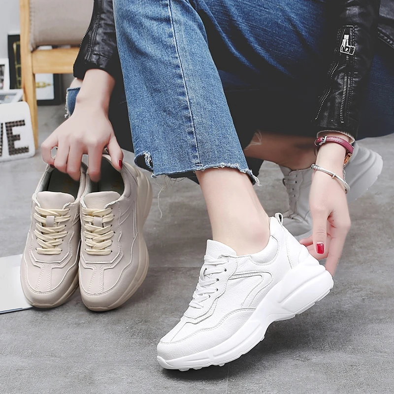 Женские дышащие кроссовки из ПУ кожи Повседневная прогулочная обувь белые осень