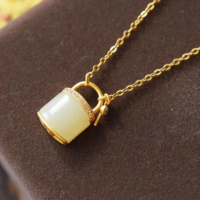 

S925 Sterling Silver Inlaid Hetian Jade Small Lock Chain Necklace Pendant Ancient Gold Craft Silver Jewelry Lasting Color Reten