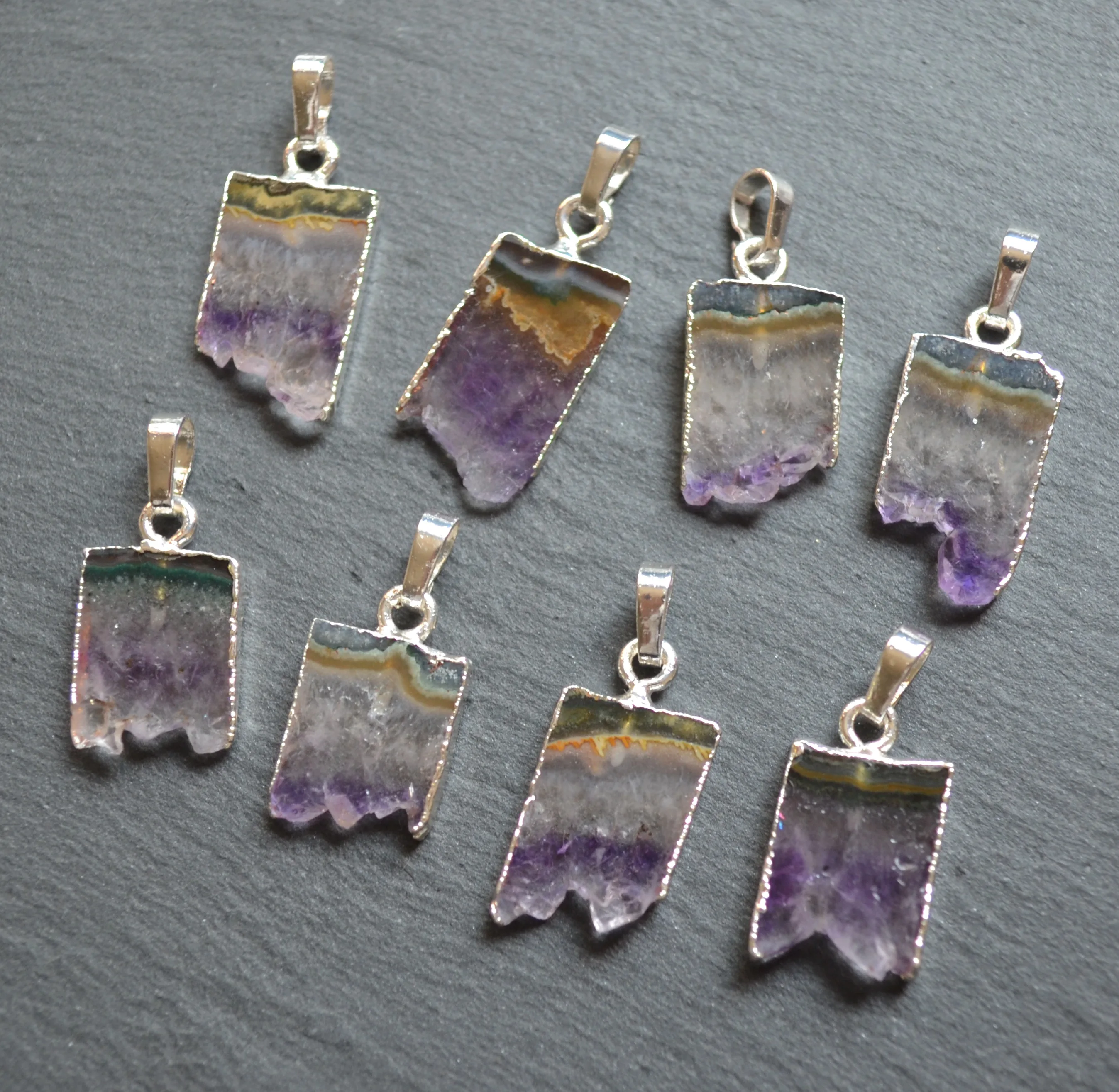 Аметисты, Агаты, кулоны с серебристым гальваническим покрытием, фиолетовые кривизны