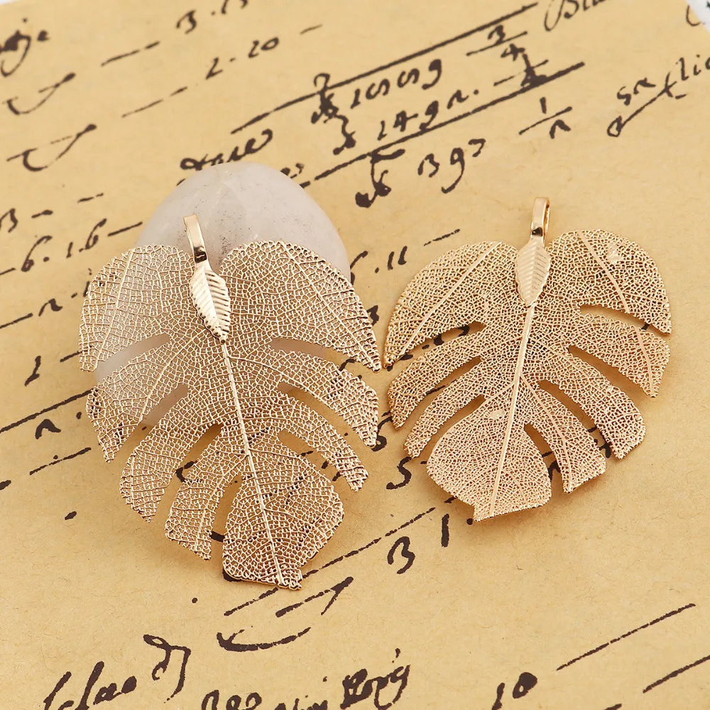 DoreenBeads модные медные и натуральный лист подвески золотого цвета для самодельных ювелирных изделий Подвески 53 мм(2 1/") x 40 мм(1 5/8"), 1 шт