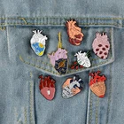 Сердце Броши анатомический сосуд крови красный черный белый медицинская наука Роза волна космическая планета любовь болит булавки значок