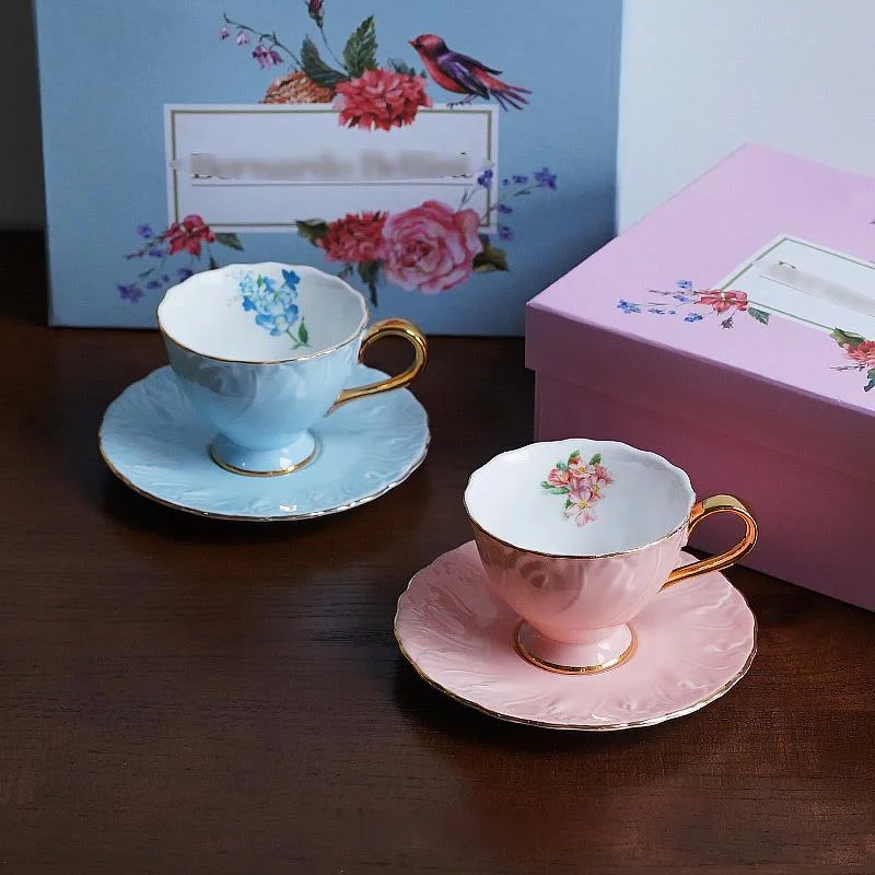 

Creative Simple Cup Art Handmade Ceramic Elegant Gold Rim Fashion Tea Cup Flower Nordic Style Tazzine Caffe Household Cup DI50BD