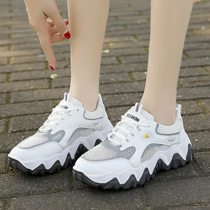 

Women's spring and summer 2021 new women's shoes INS super fire net red shoes go with trendy shoes thick soled casual shoes