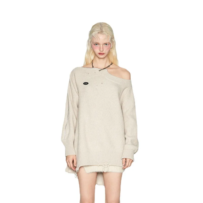 

I also want to be a hot girl in winter, lazy, wear a variety of sexy halterneck necklace off-shoulder sweaters