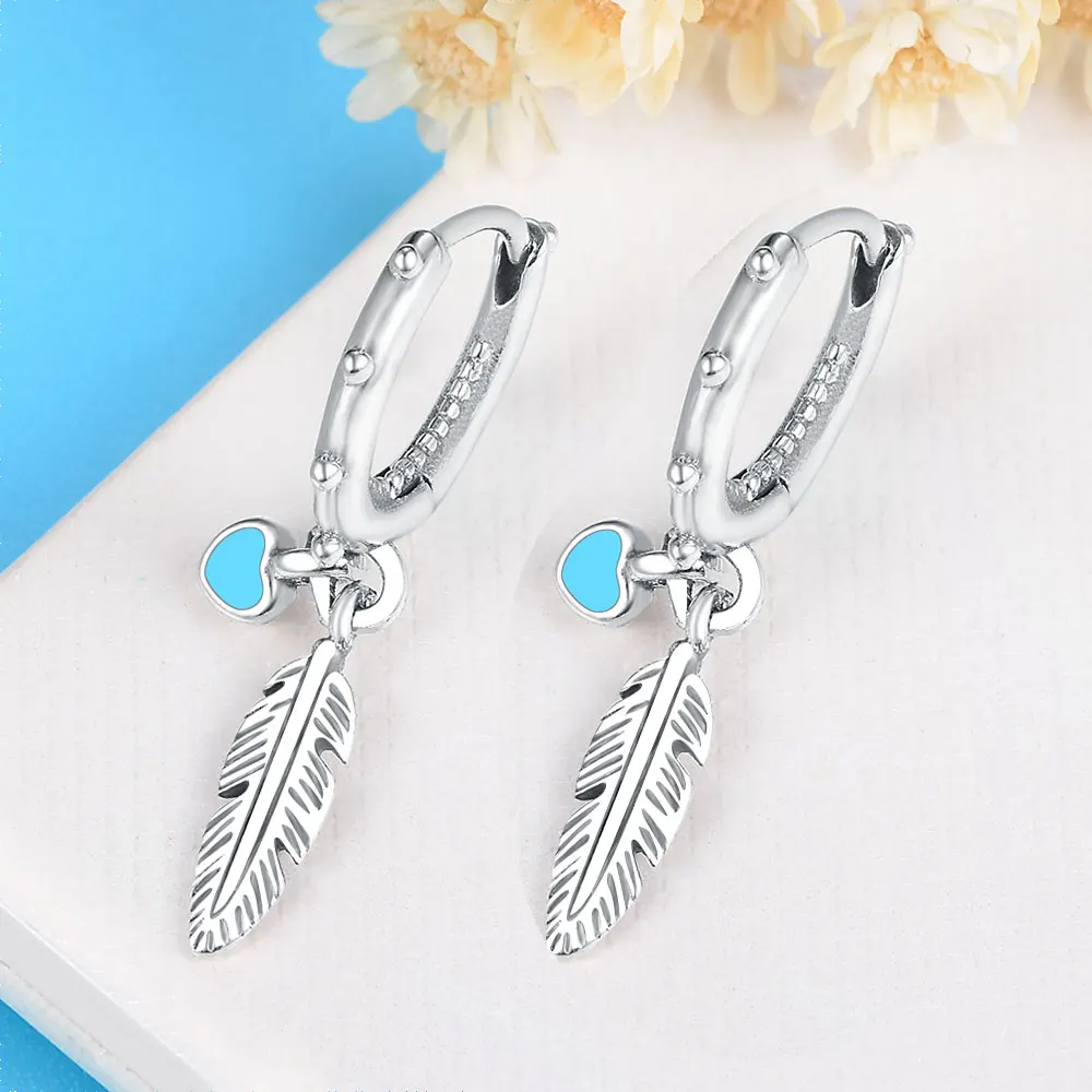 Женские серьги гвоздики в виде сердца Серебристые богемском стиле с синей эмалью