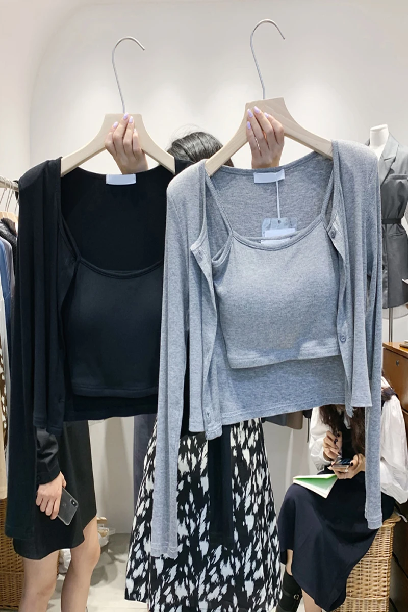 

2021 new women's early spring two-piece jacket with suspenders and shoulder pads cardigan spring tide crop top women