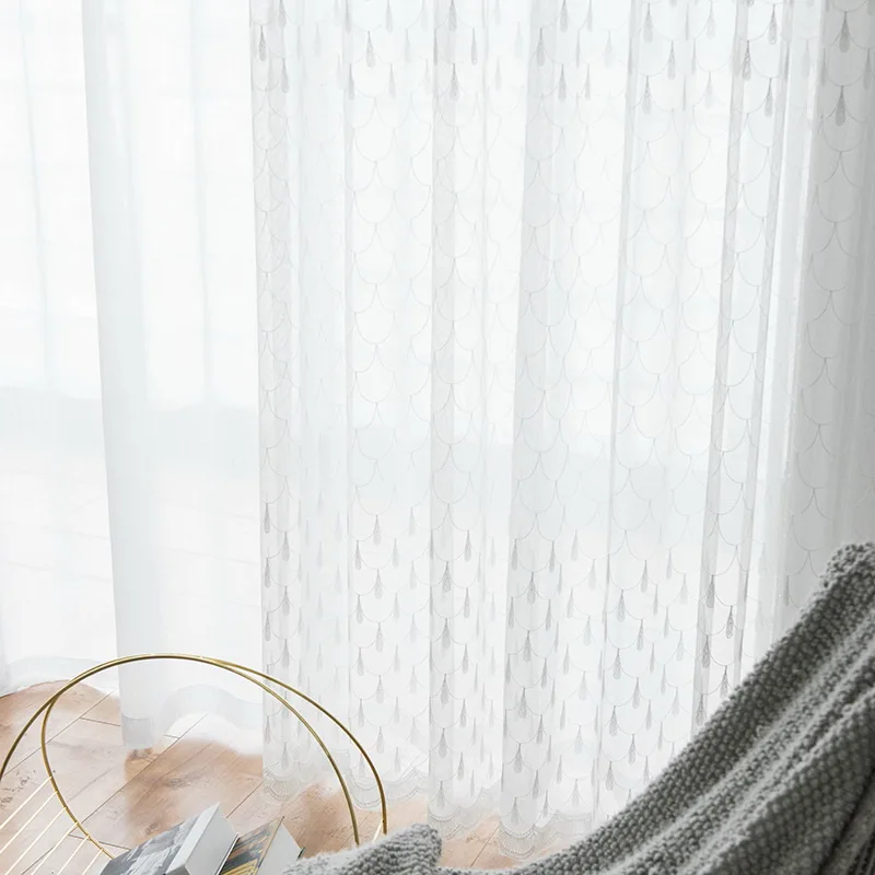 Белая прозрачная занавеска из ткани с геометрическим рисунком для окна спальни