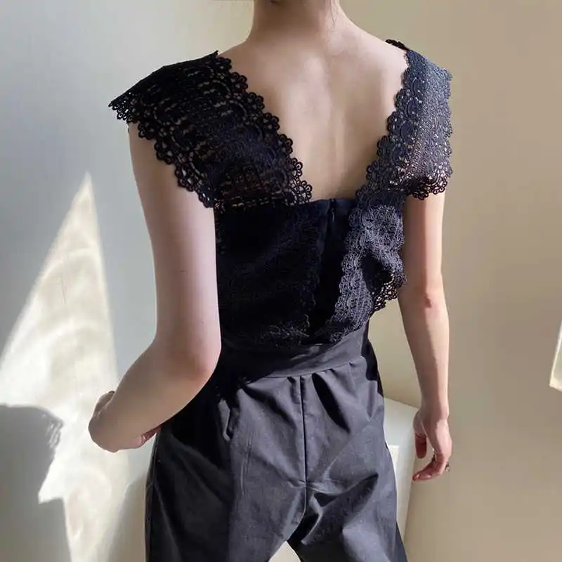 

Casual Retro Safari Style Chic Black V-neck Heavy Industry Lace Crochet Stitching Lace-up Waist Sleeveless Jumpsuit Women Summer