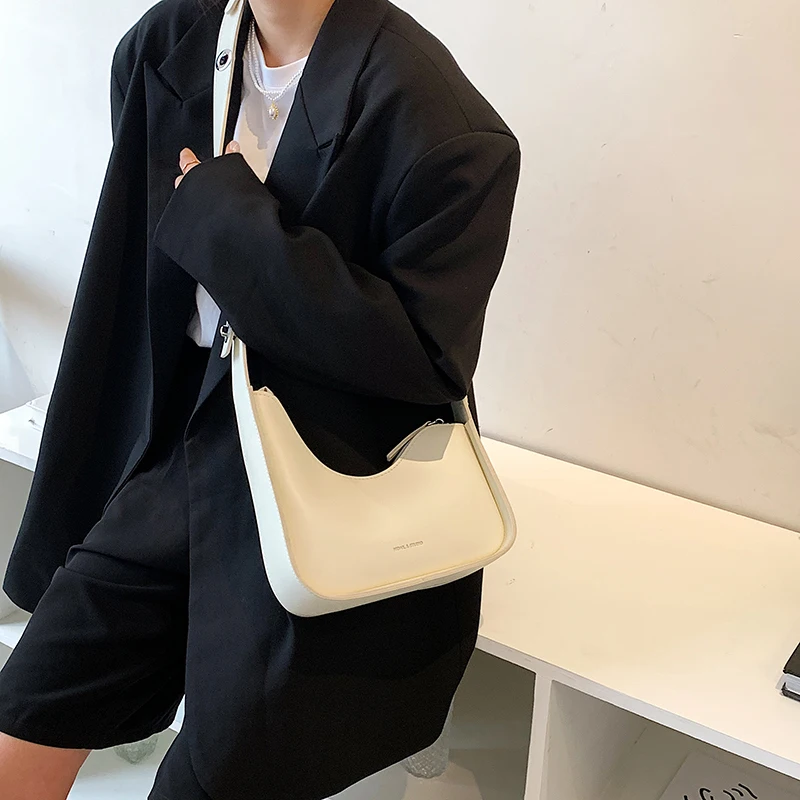 

European and American fashion underarm bag goes with everything