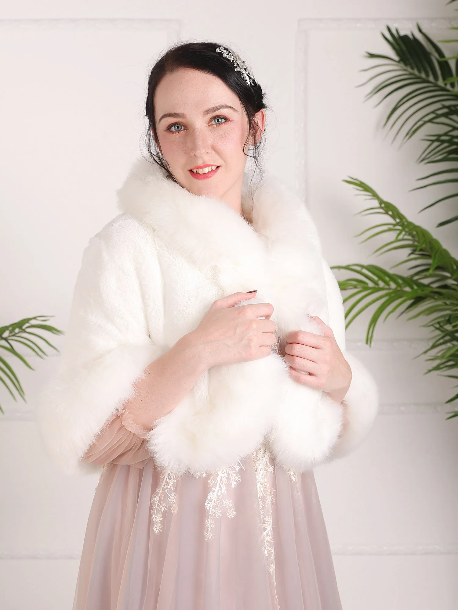 Аристократические зимние чистые элегантные плюшевые теплые удобные меховые