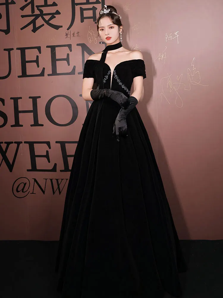 

Elegant Black Celebrity Dresses Light Luxury Off The Shoulder Slim A-Line Long Prom Gown Womens Velvet Evening Dress