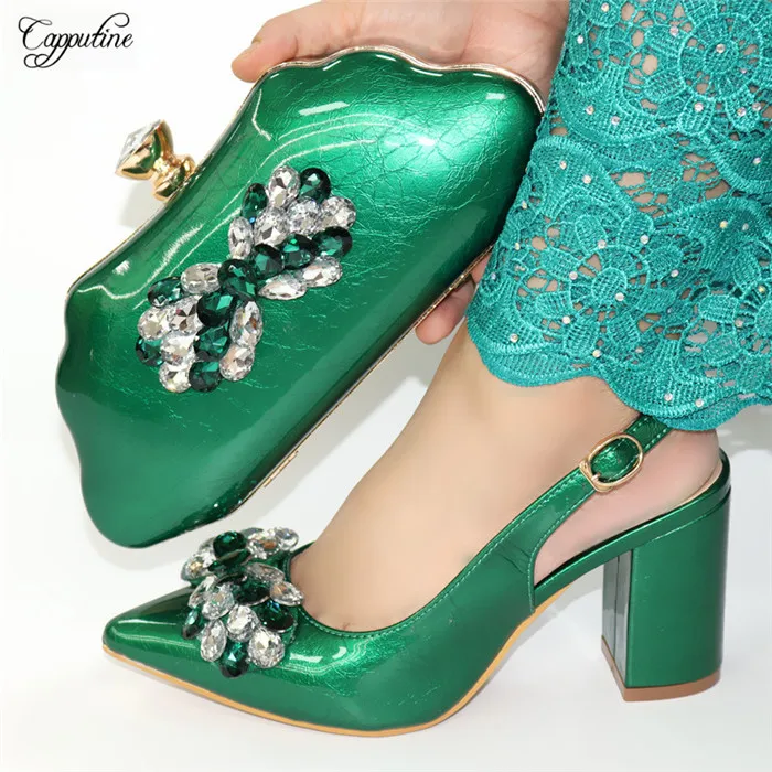 Популярные вечерние туфли лодочки с острым носком и сумочка клатч комплект