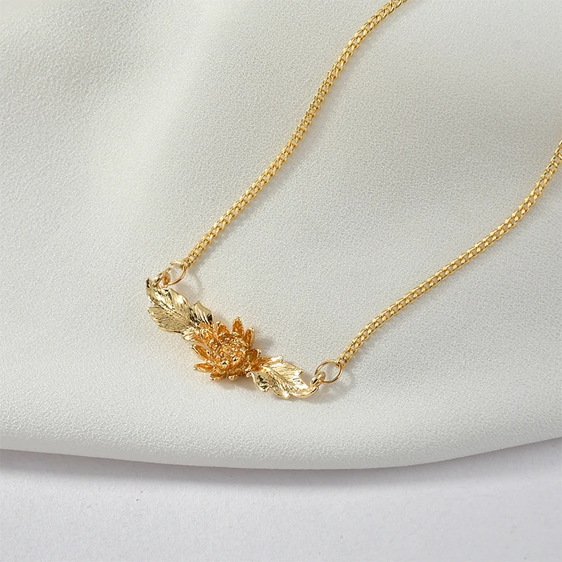 Медное покрытие 18k Золотая лента листья маленькая Маргаритка двойная подвеска