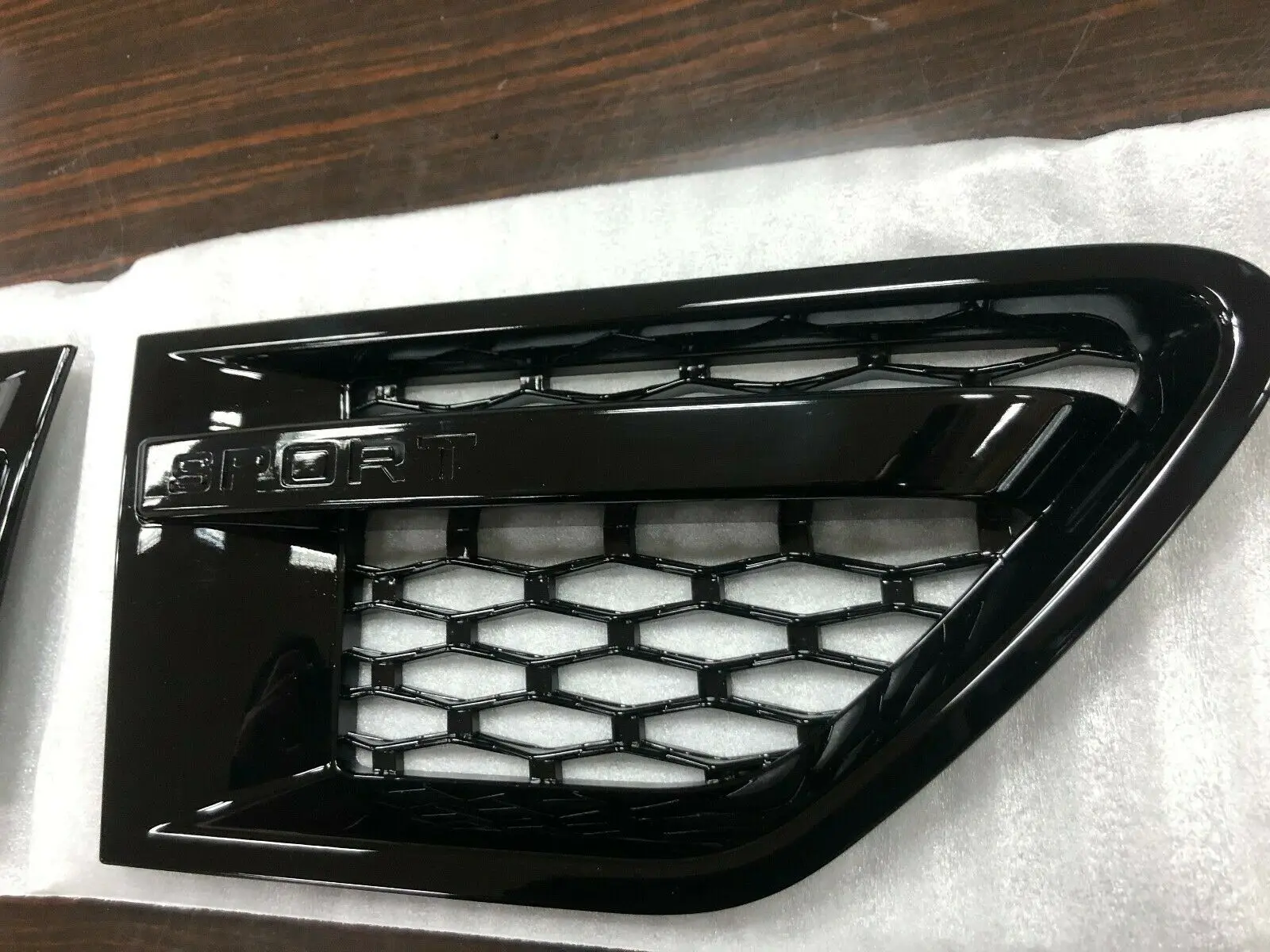 Для глянцевой черной 3D сетки боковое отверстие R RANGE ROVER SPORT L320 модель 2010-2013 |