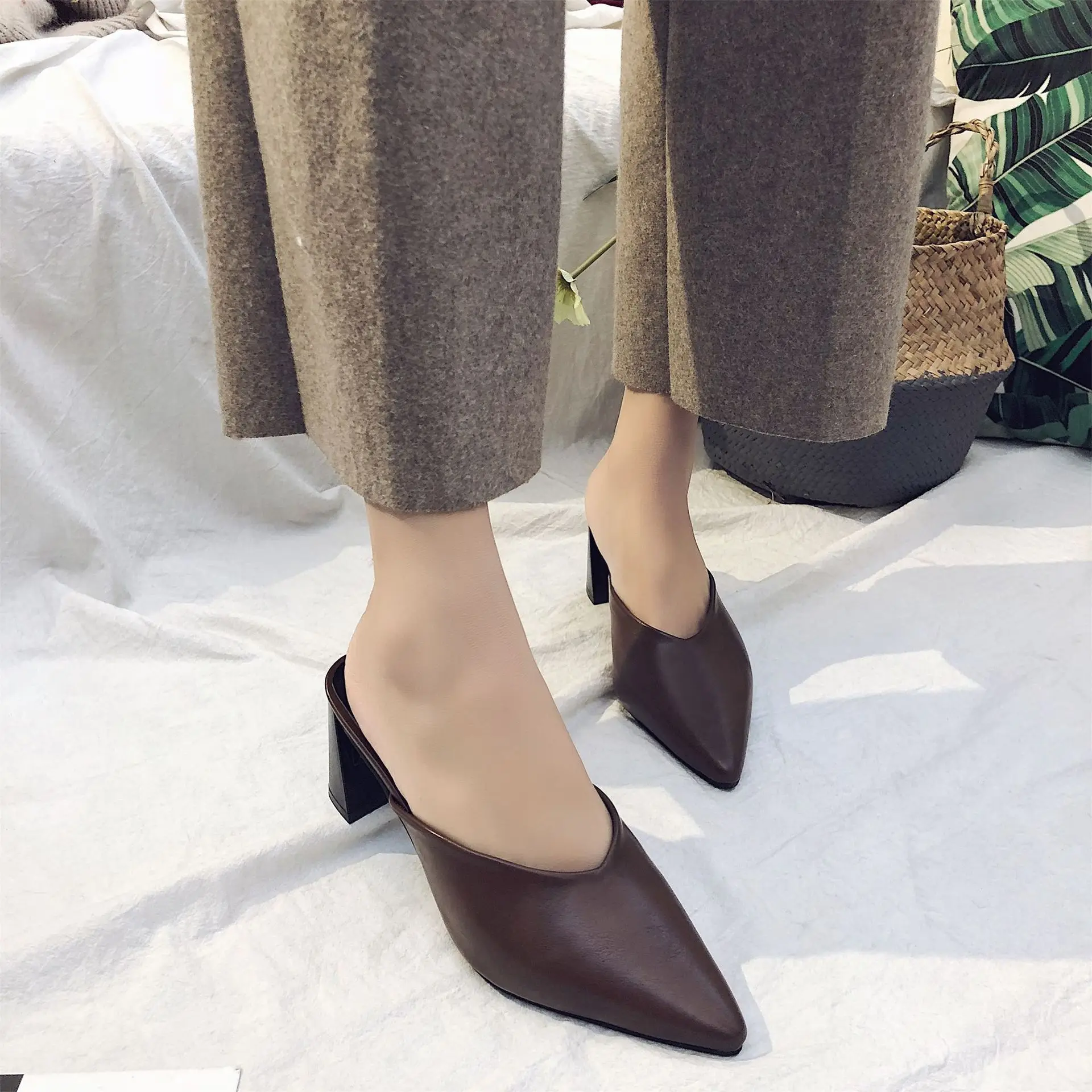 

Women ummer Mules Shoes Fashion Outdoor Slippers Elegant Sandals Slides Ladies Party High Heels Zapatillas Mujer Casual Slipper