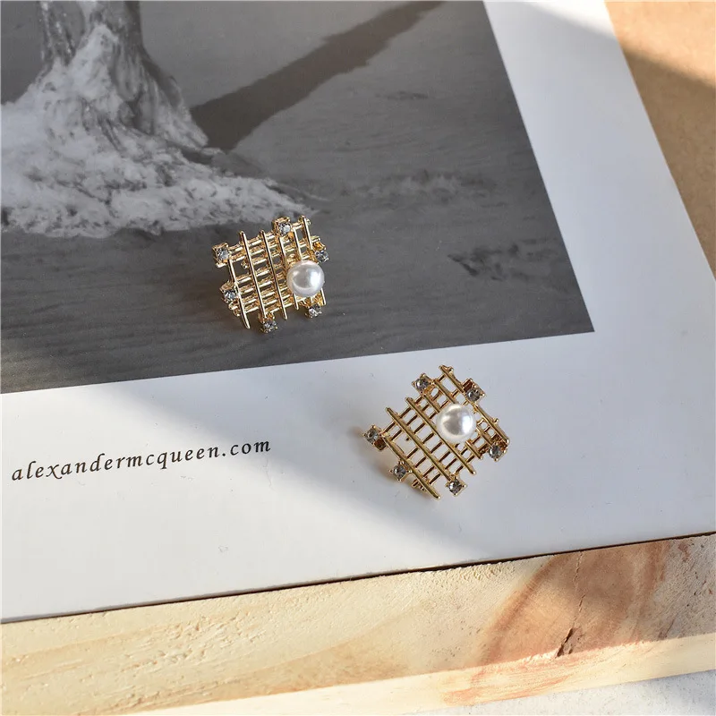 Новинка 2020 уникальный дизайн Необычные полые жемчужные серьги гвоздики