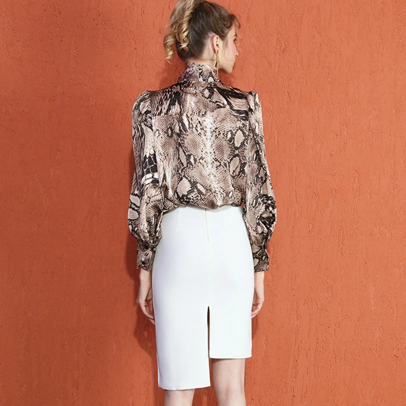 Женская блузка с принтом TWOTWINSTYLE белая Элегантная длинными рукавами фонариками и