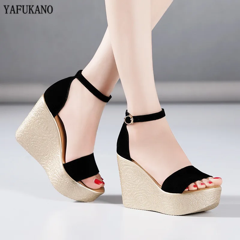 Летние женские босоножки на танкетке увеличивающие рост Босоножки с открытым