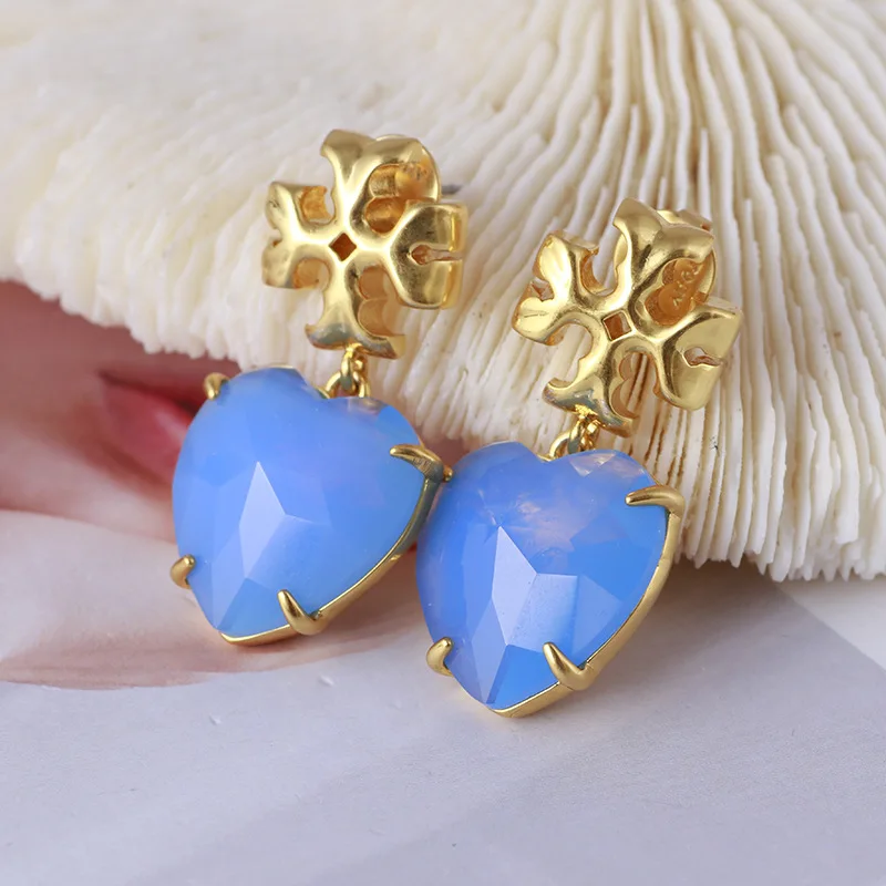 

Vintage matte love heart shape inlaid crystal earrings